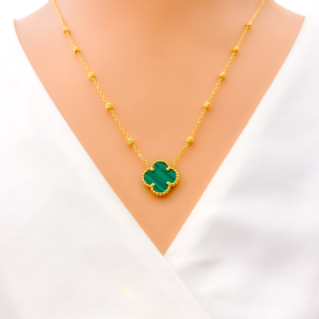 CLOVER 10 MOTIF MALACHITE NECKLACE