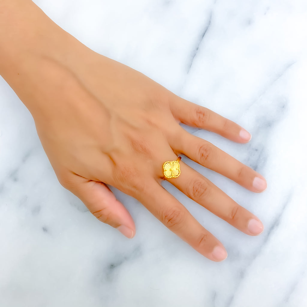 Dainty Stylish 21K Gold Ring – Andaaz Jewelers