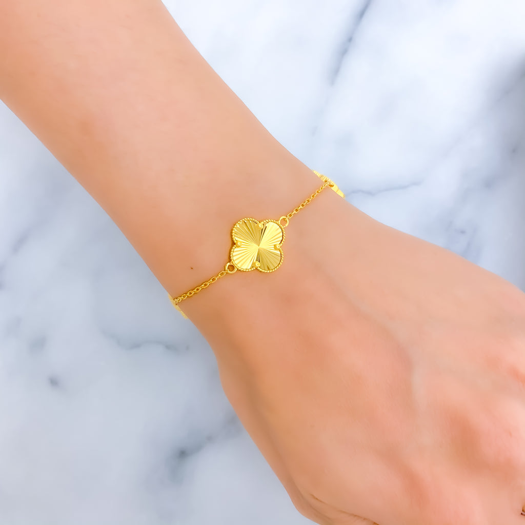 Reflective Triple Clover 21k Gold Bracelet – Andaaz Jewelers