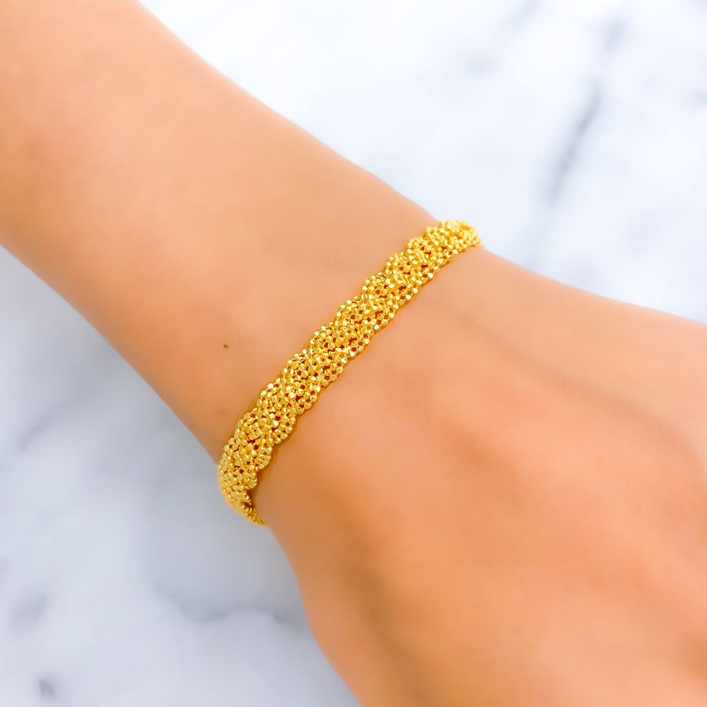 Palatial Interlinked 21k Gold Rope Chain Bracelet – Andaaz Jewelers