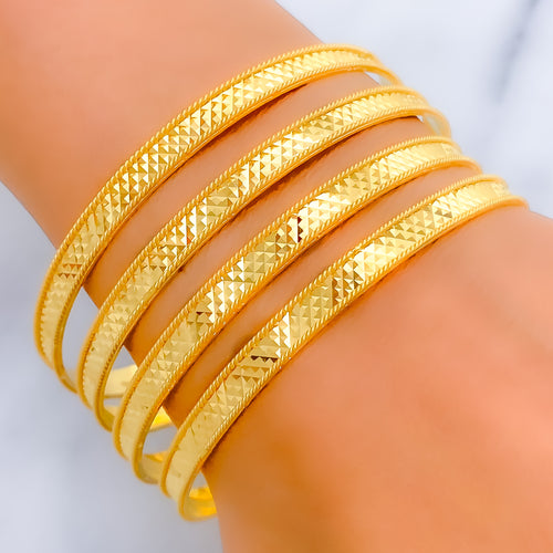 shimmering-checkered-22k-gold-bangles