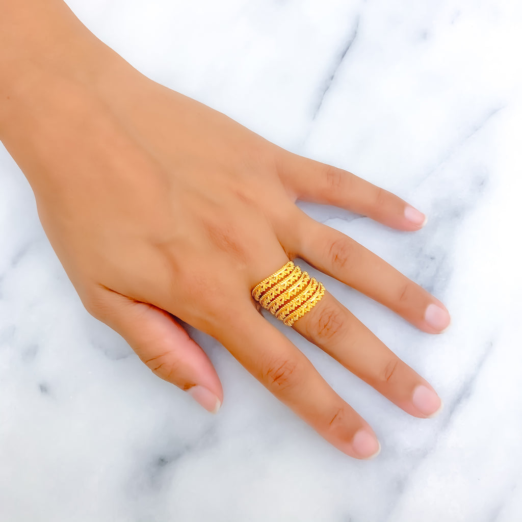 Impressive Striped 22K Gold Spiral Ring – Andaaz Jewelers