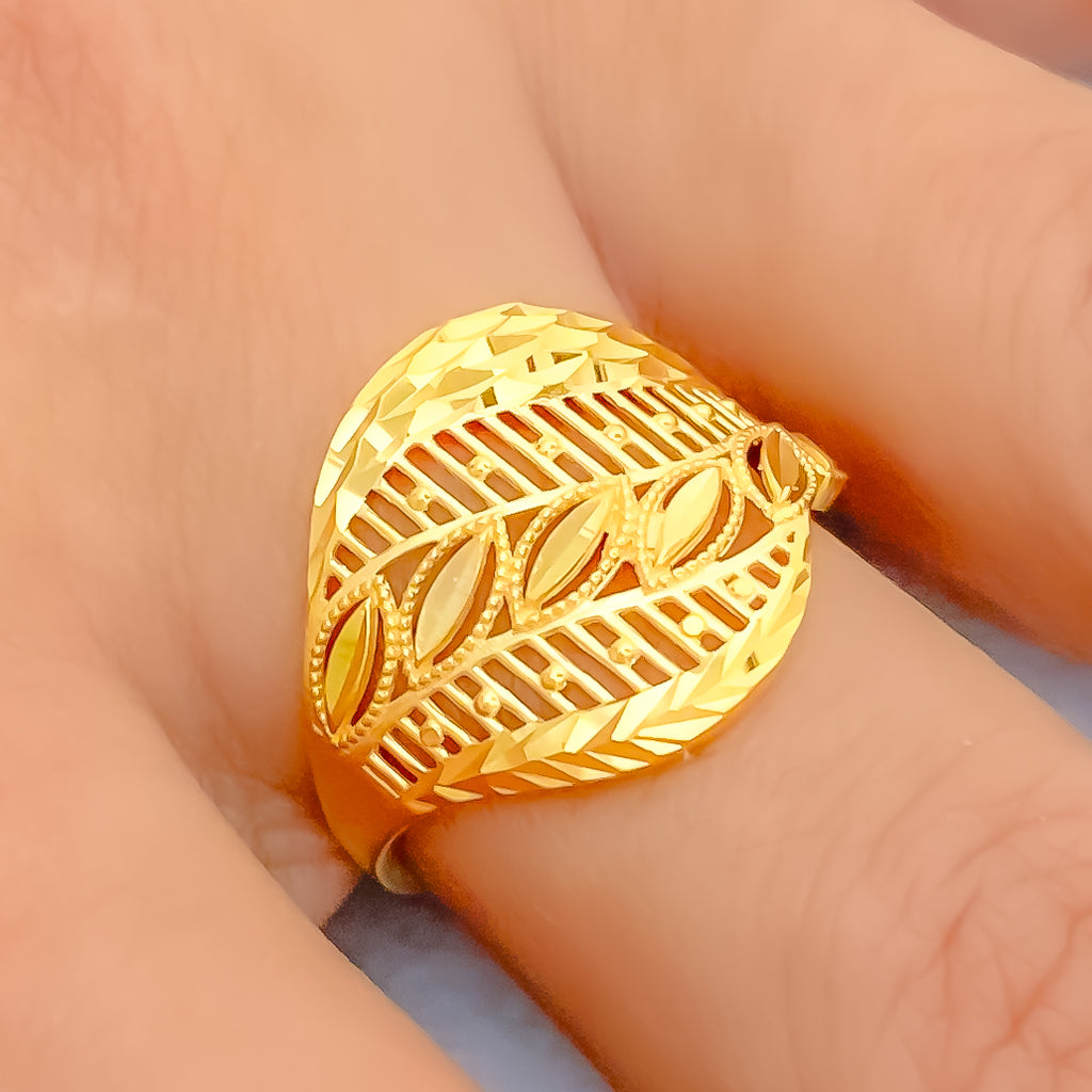 Reflective Striped 21k Gold Leaf Ring – Andaaz Jewelers