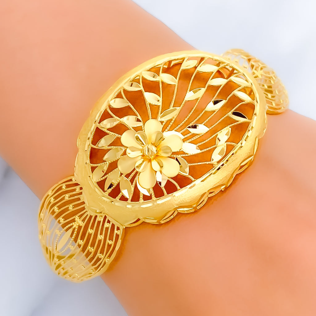 Ritzy Striped Oval 22k Gold Bangle Bracelet – Andaaz Jewelers