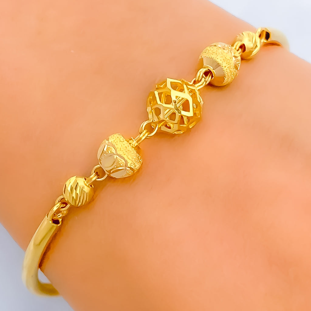 916 gold bracelet on sale designs