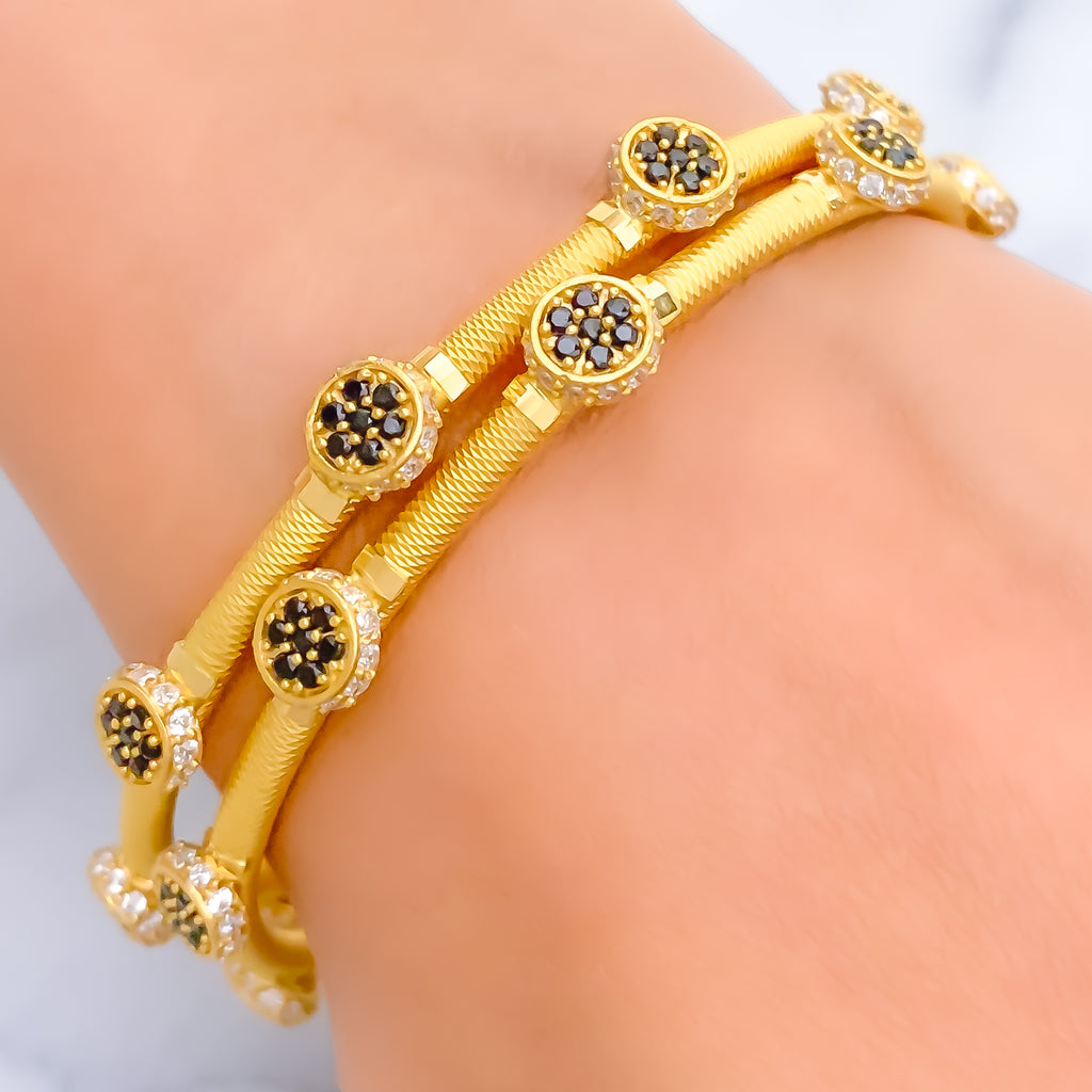 Freecus Flower Bangle (Gold)【Luxe】 Freecus Flower Bangle (Gold