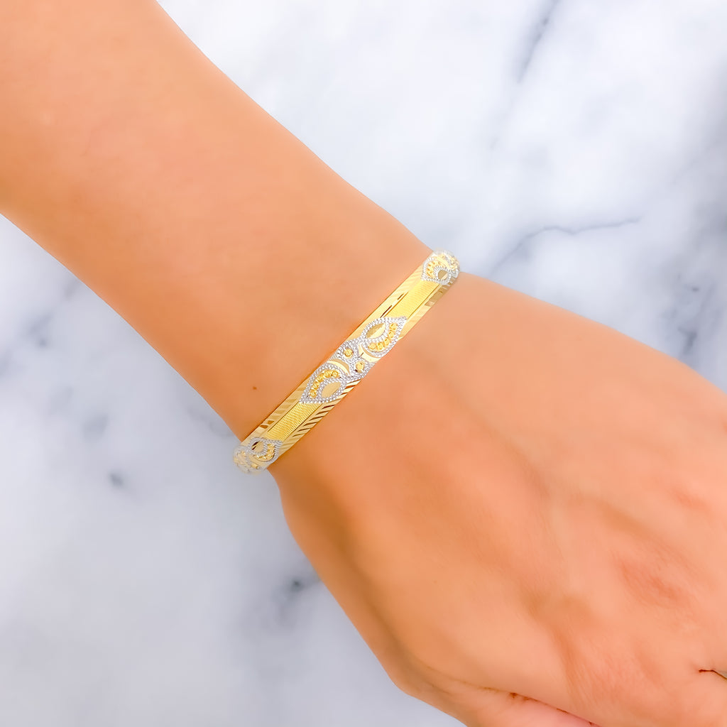 Two-Tone Vine Motif 22k Gold Bangle – Andaaz Jewelers
