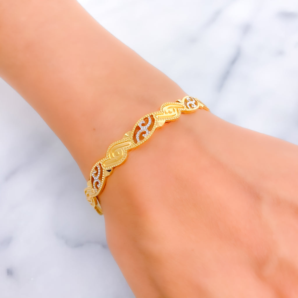 Versatile Vibrant Vine 22k Gold Bangle – Andaaz Jewelers