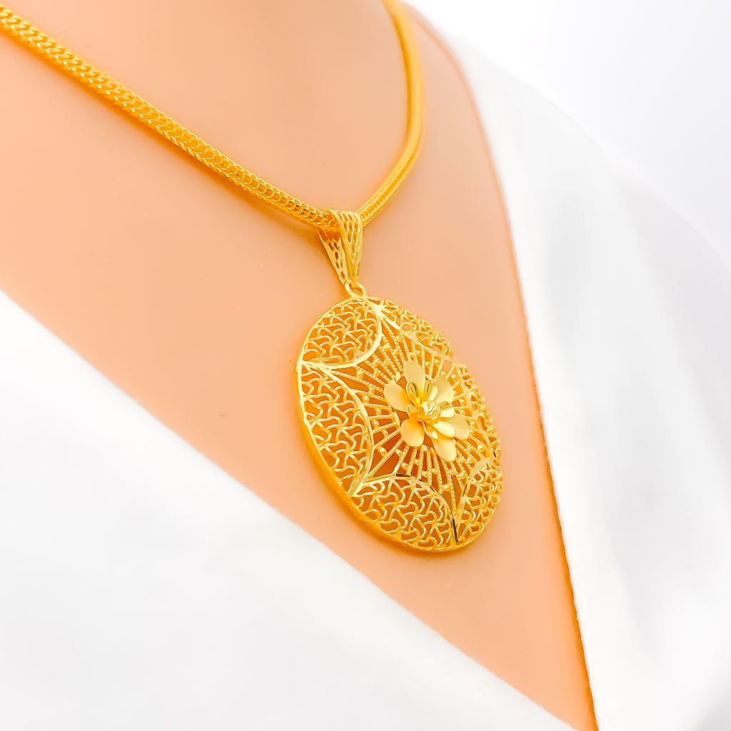 Charming Filigree Floral 22K Gold Pendant