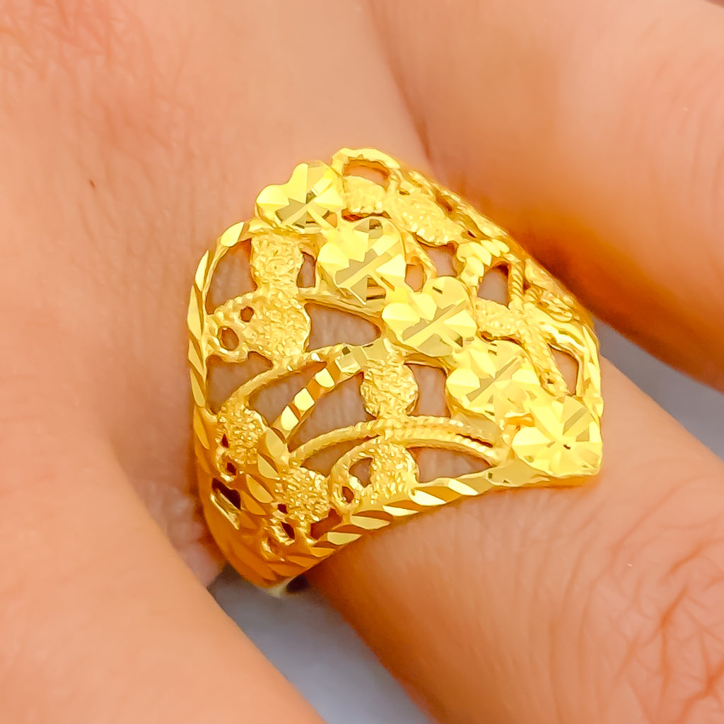 Graceful Etched 22k Gold Ring – Andaaz Jewelers