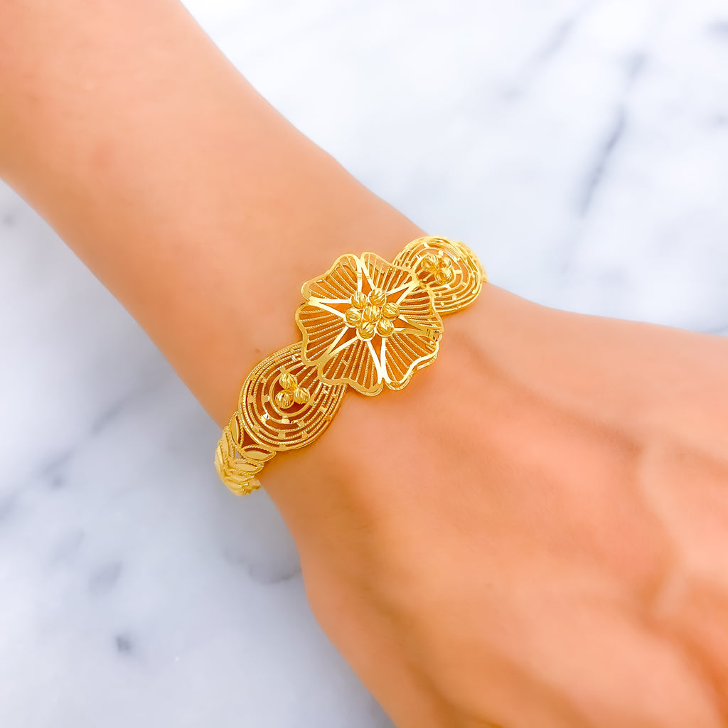 Graceful Striped Flower 22k Gold Bangle Bracelet – Andaaz Jewelers