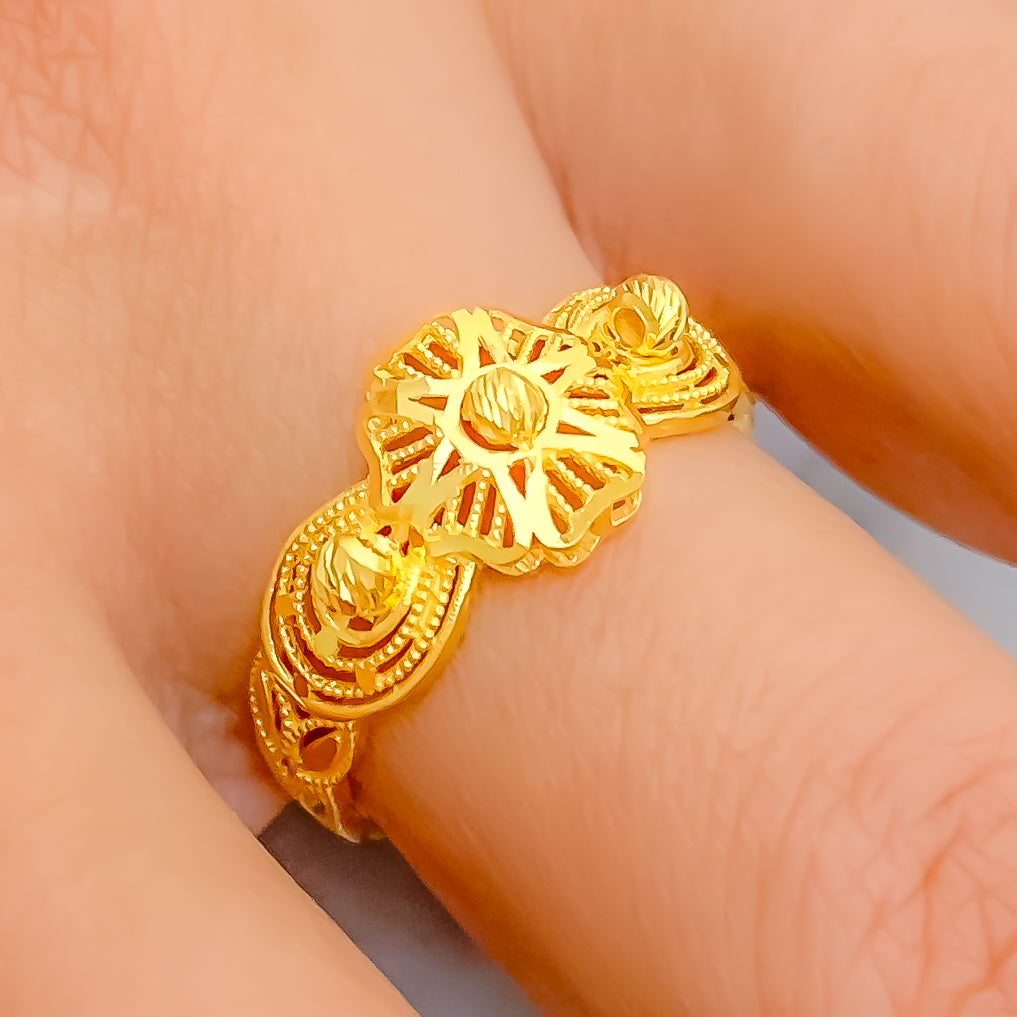 Ethereal Lovely Striped Flower 22k Gold Ring – Andaaz Jewelers