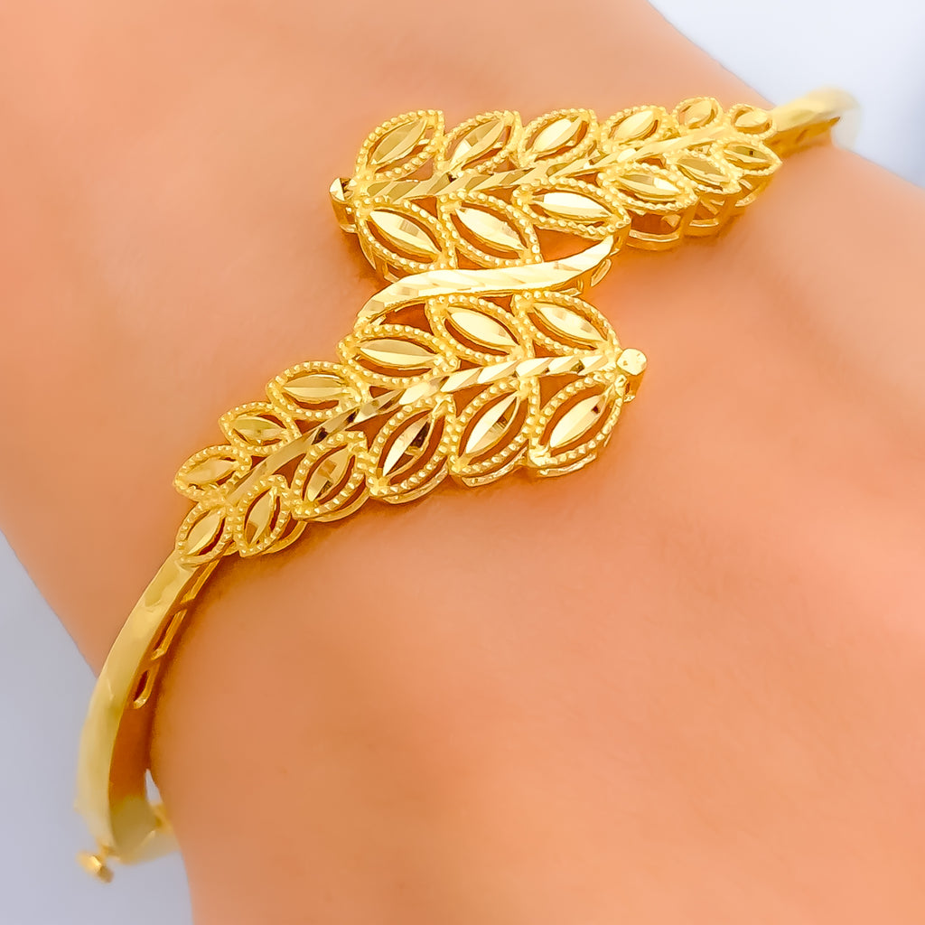 Captivating Sculptural 22k Gold Leaf Bangle Bracelet – Andaaz Jewelers