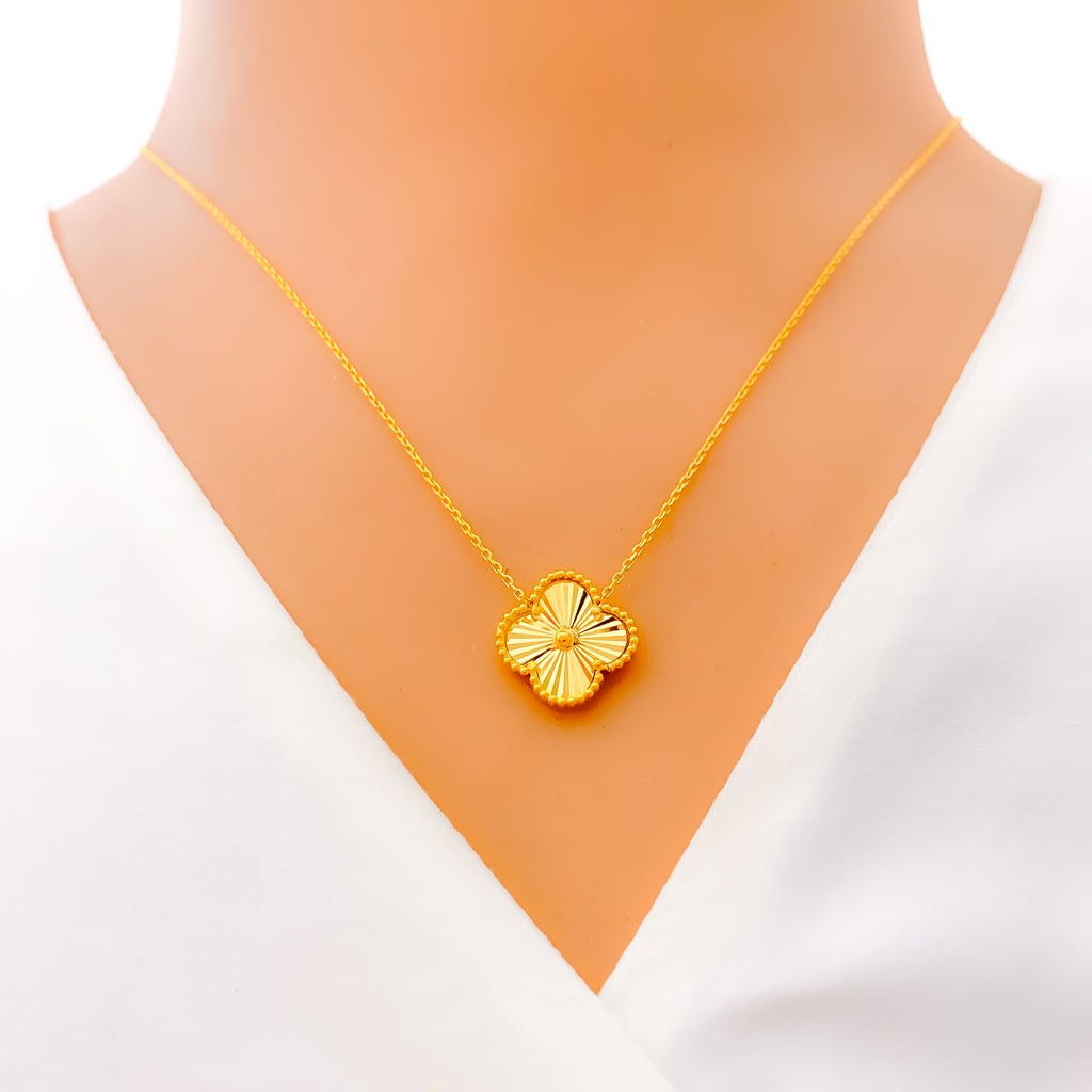 Medium Single Clover 22k Gold Necklace – Andaaz Jewelers
