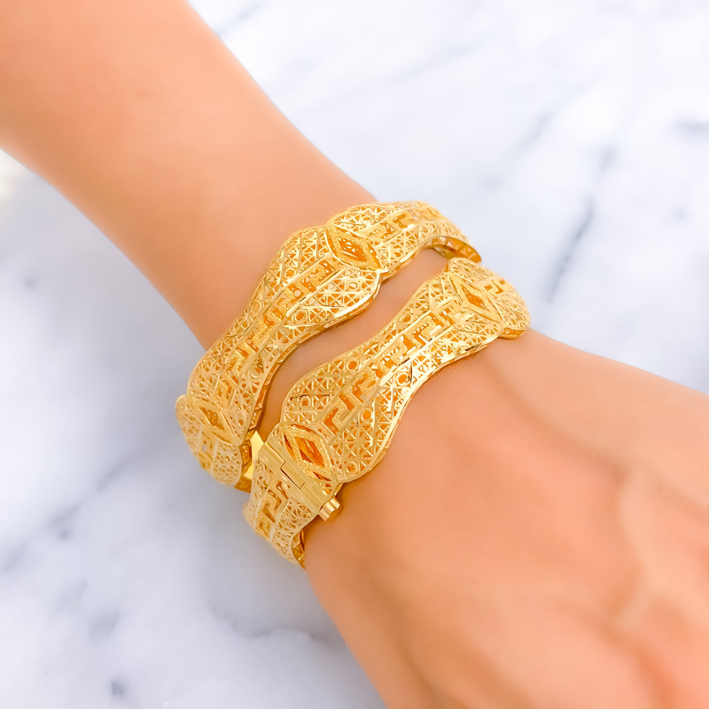 Artistic Sculptural 21k Gold Mesh Bangles – Andaaz Jewelers