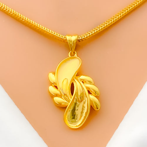 Delightful Leaf Accented 22k Gold Pendant 
