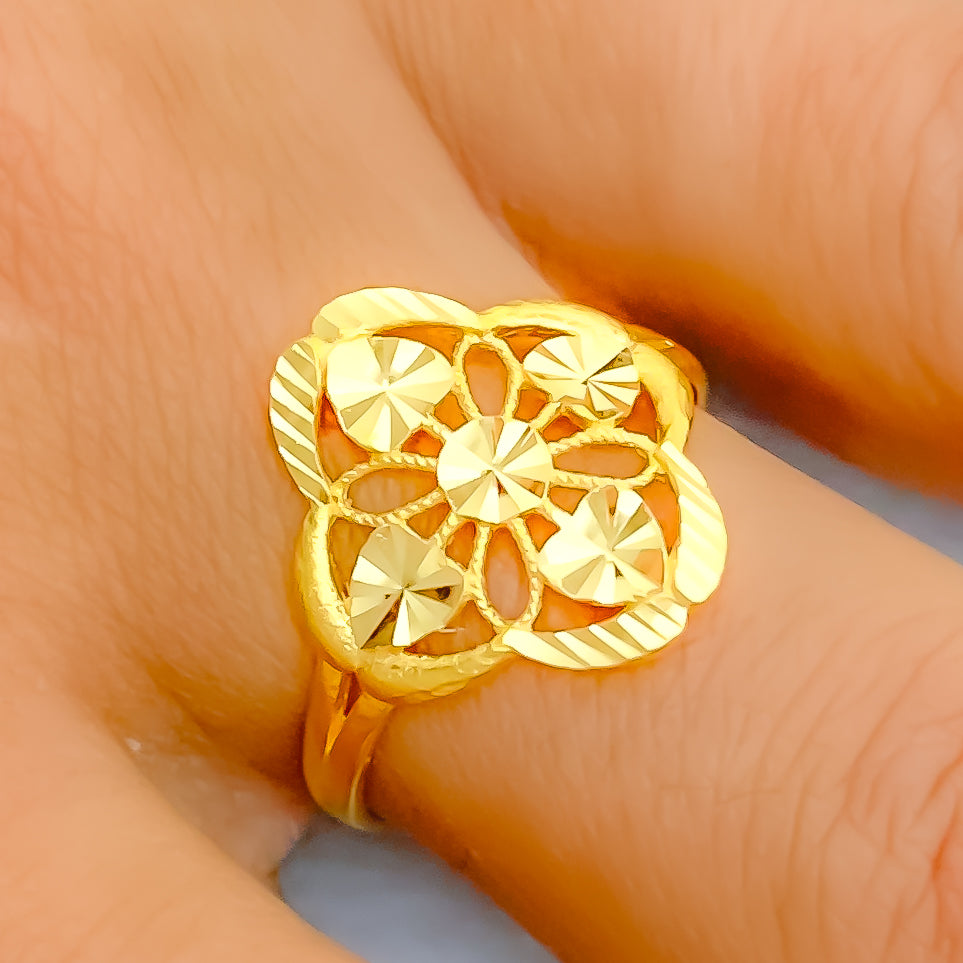 timeless-blooming-hearts-22k-gold-ring-andaaz-jewelers