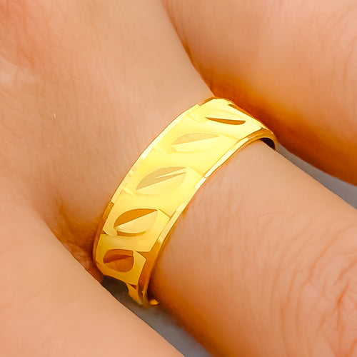 21k-gold-tasteful-everyday-ring