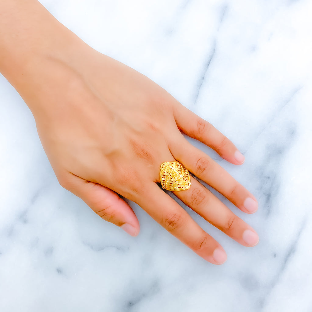 Ritzy Wide Gold Ring – Andaaz Jewelers