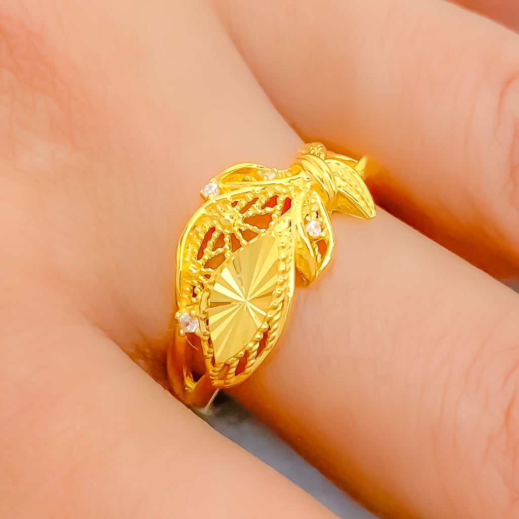Sophisticated Reflective Leaf Ring – Andaaz Jewelers