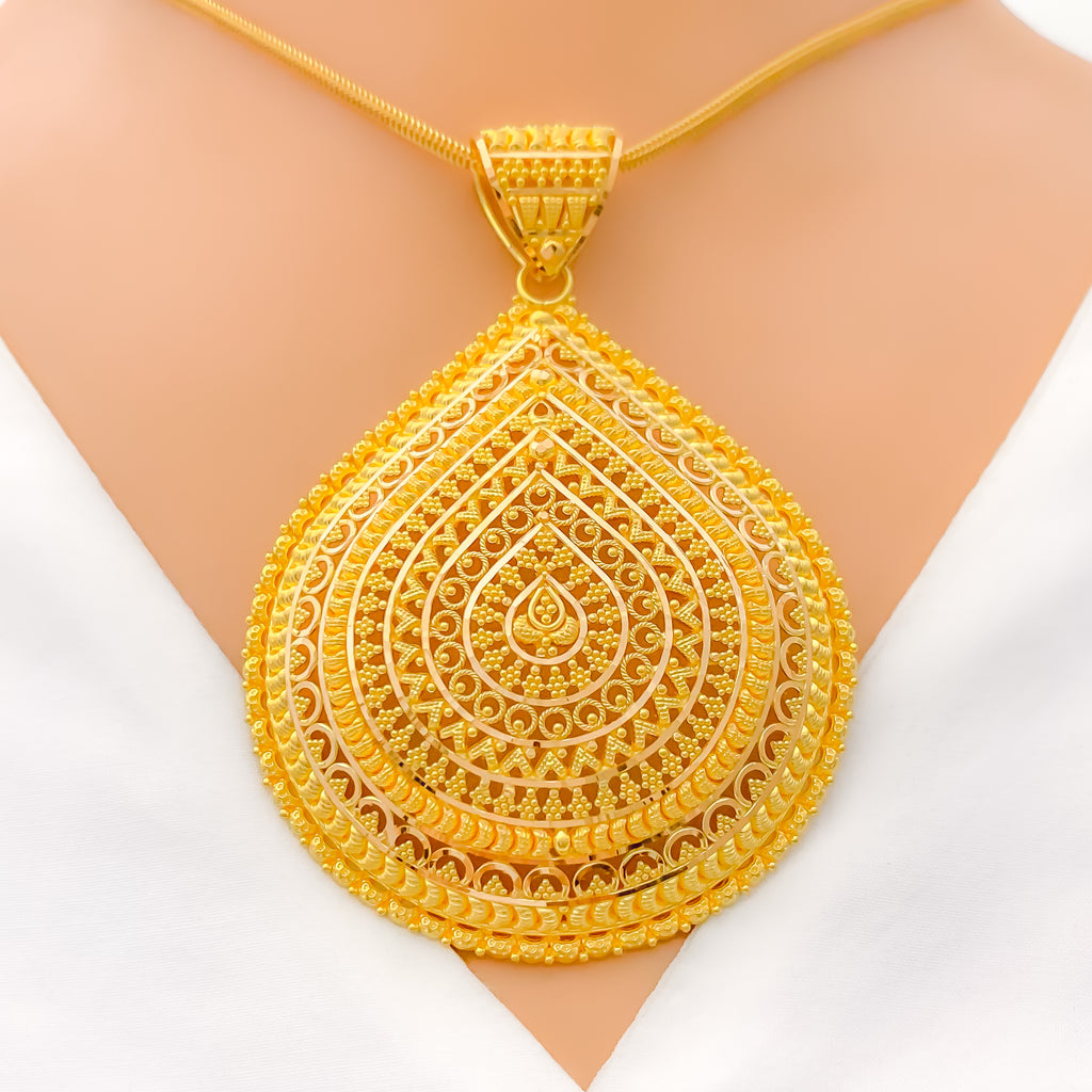 Stunning Noble Teardrop 22k Gold Pendant Set – Andaaz Jewelers