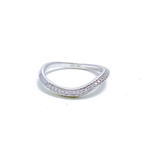 Chic Wavy Diamond + 18k Gold Ring