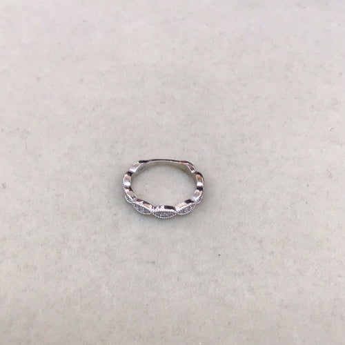 Wavy 18 K White Gold Ring