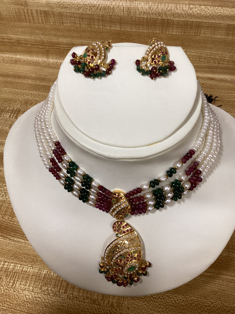 Traditional Paisley Adorned 22k Gold Pearl Necklace Set