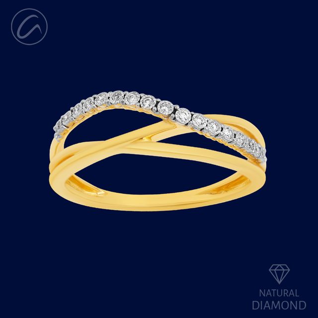 flowy-overlapping-18k-gold-diamond-band