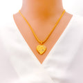 charming-heart-22k-gold-mesh-pendant