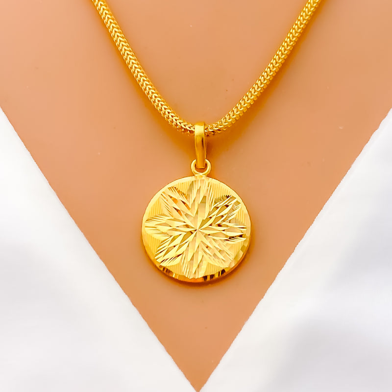 radiant-etched-22k-gold-mesh-pendant