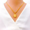 lovely-geometric-22k-gold-mesh-pendant