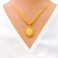 lovely-geometric-22k-gold-mesh-pendant