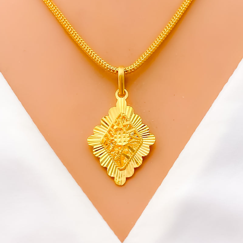 dazzling-chic-22k-gold-mesh-pendant
