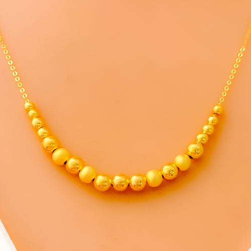 majestic-glowing-22k-gold-necklace-8