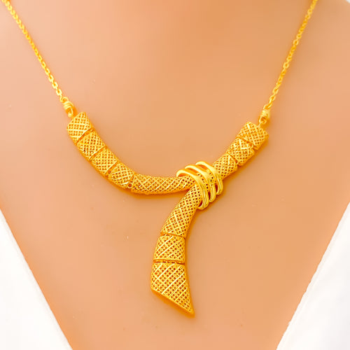 Distinct Reflective Curve 22k Gold Light-weight Necklace Set