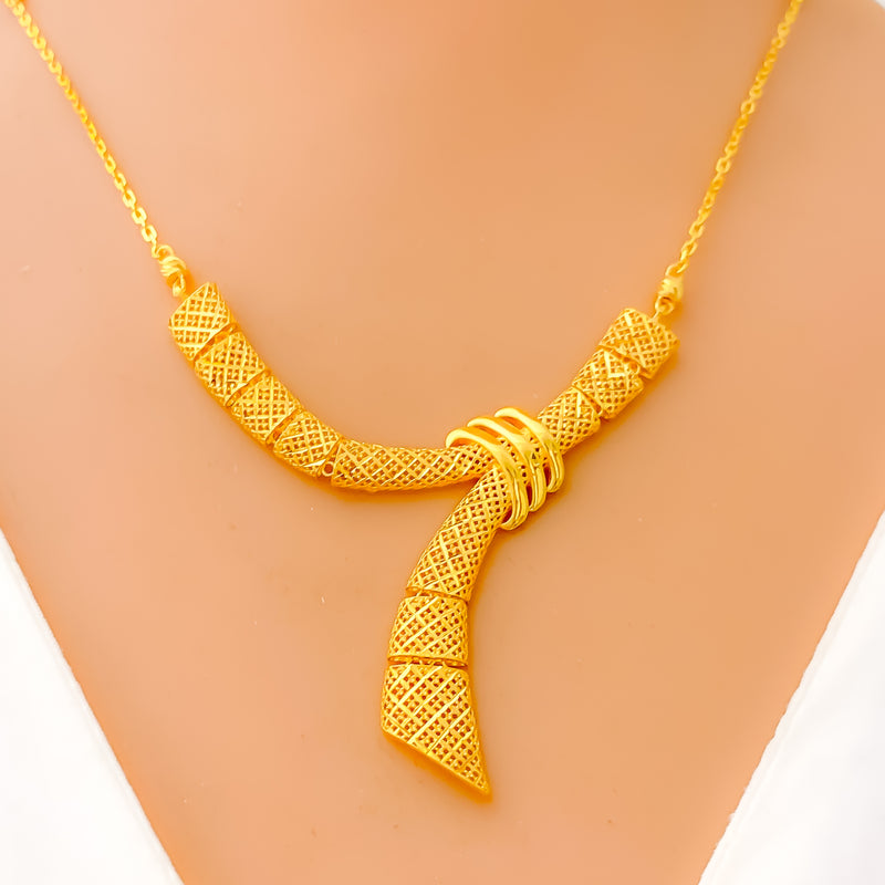 Distinct Reflective Curve 22k Gold Light-weight Necklace Set