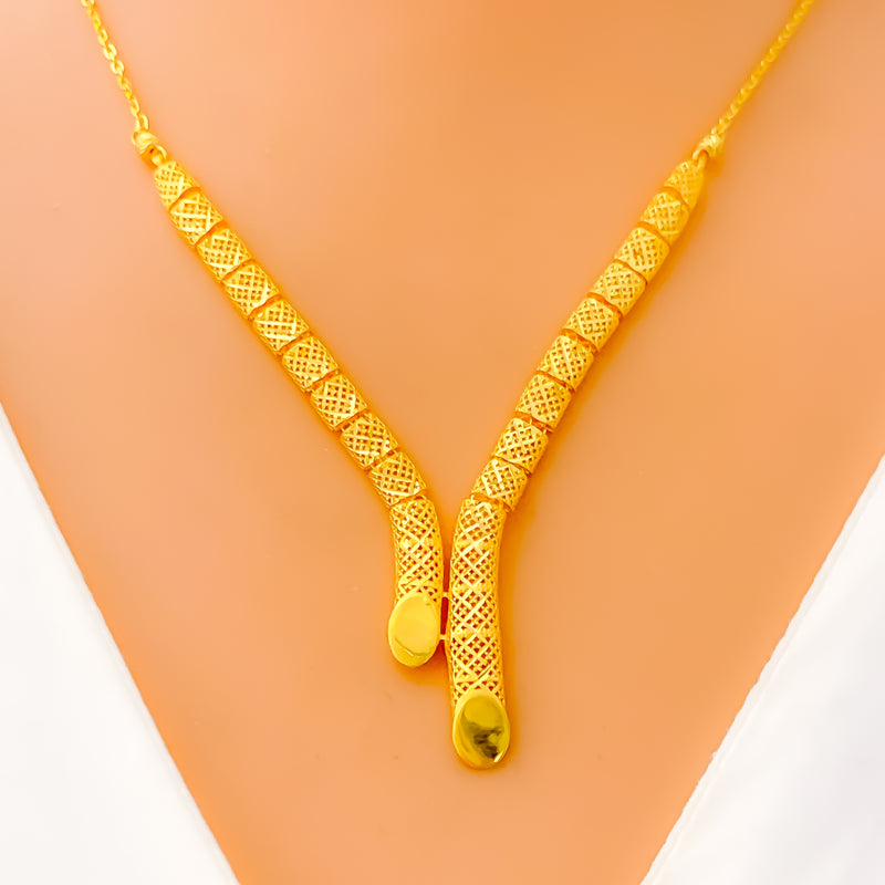 Smart Sophisticated 22k Gold Light-weight Necklace Set