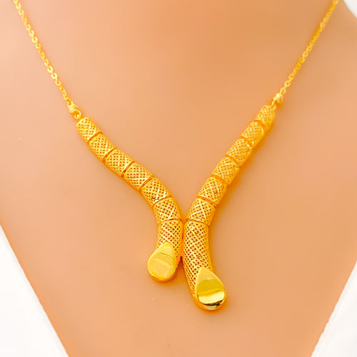 Evergreen Shimmering 22k Gold Light-weight Necklace Set