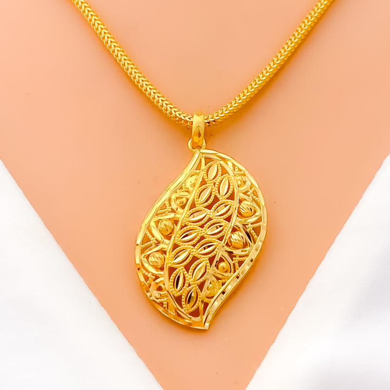 Dazzling Decorative Leaf 22K Gold Pendant Set 