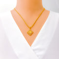 Tasteful Netted 22k Gold Pendant 
