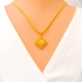 Tasteful Netted 22k Gold Pendant 