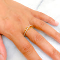 exclusive-wavy-18k-gold-diamond-band