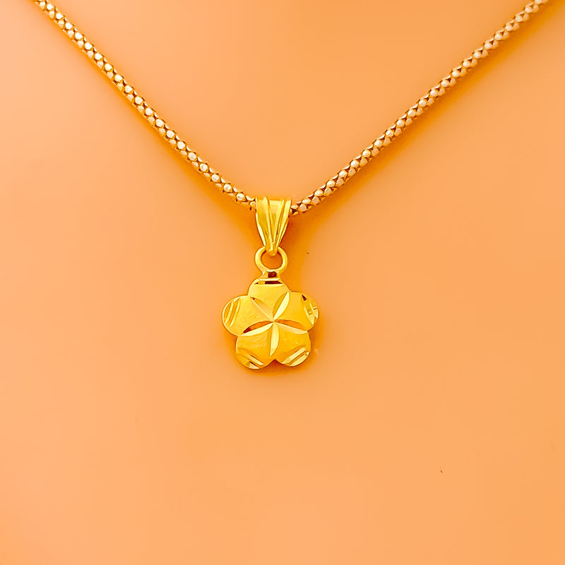 Tasteful Flower 22k Gold Pendant