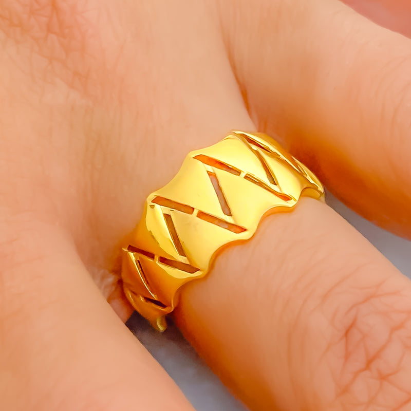 Classic Alluring 22k Gold Ring