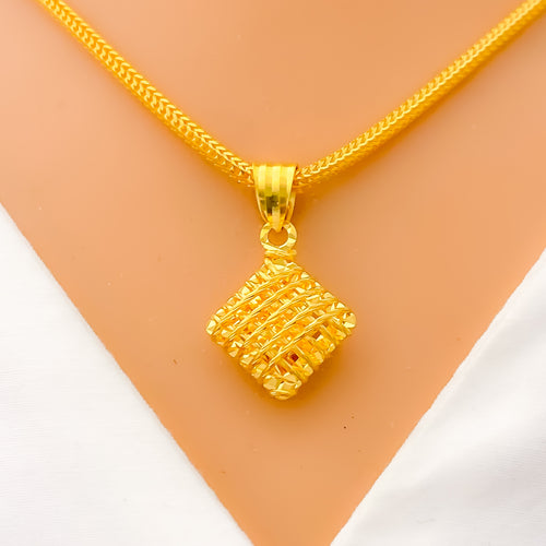 Beautiful Wired Square 22k Gold Pendant 