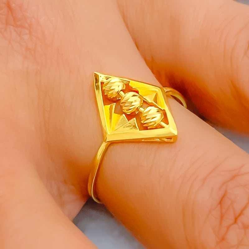 charming-symmetrical-21k-gold-ring
