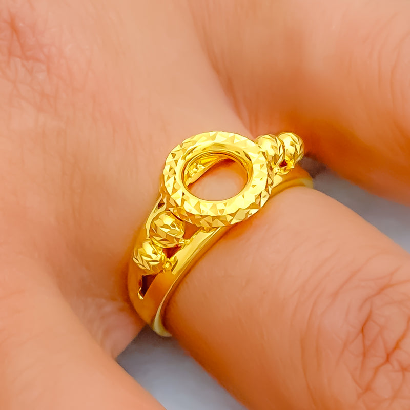 bold-vivid-21k-gold-ring