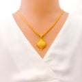 delightful-charming-22k-gold-pendant-set