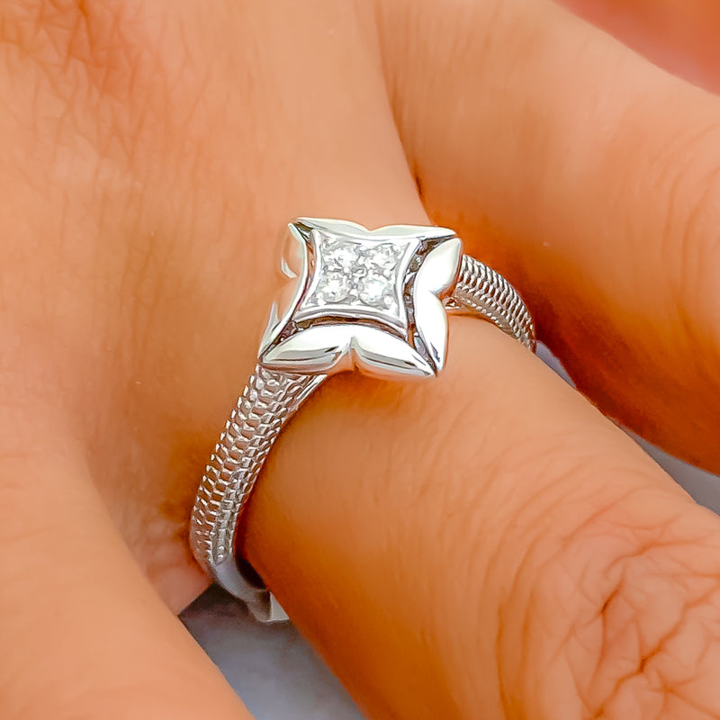 ornate-high-finish-18k-gold-diamond-ring